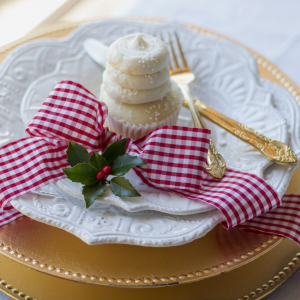 χριστουγεννιάτικο τραπέζι γάμου ιδέα για στολισμό σερβίτσιου