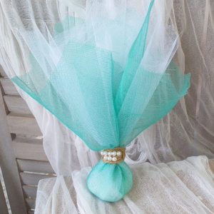 Μπομπονιέρες γάμου με θέμα θάλασσα: τούλινη μπομπονιέρα με χρωματιστό τούλι