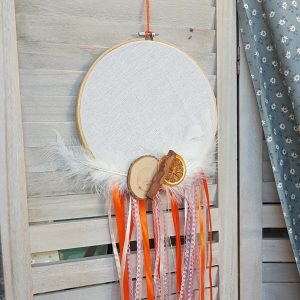 DIY φθινοπωρινή διακόσμηση με κρεμαστή κατασκευή τελάρο κεντήματος & φθινοπωρινά υλικά